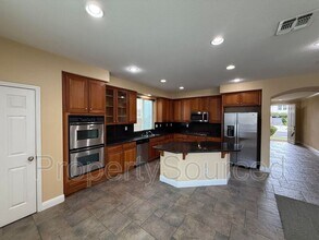 17808 Daffodil Hill St in Lathrop, CA - Building Photo - Building Photo