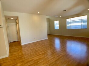 9679 Ridgebluff Ave in Las Vegas, NV - Building Photo - Building Photo