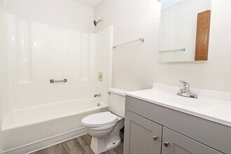 319 Blair Ct in Louisville, KY - Building Photo - Building Photo