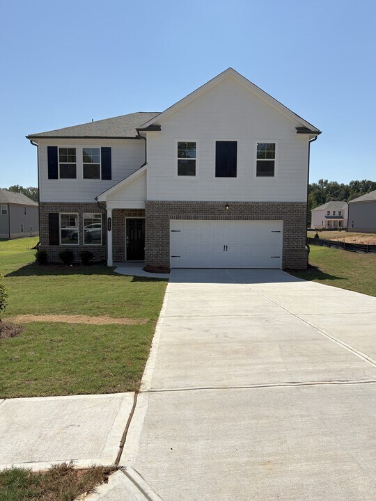 212 Paisley Wy in Locust Grove, GA - Building Photo