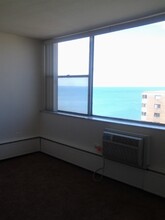 7345 S South Shore Dr in Chicago, IL - Building Photo - Building Photo