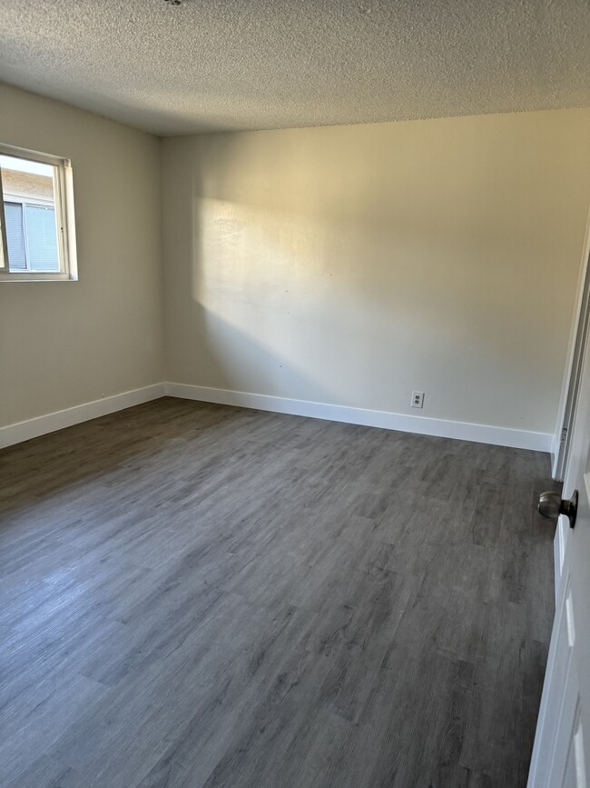 212 N Santa Fe Ave, Unit 4 in Compton, CA - Building Photo - Building Photo