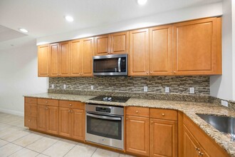 606 Riviera Dunes Way in Palmetto, FL - Building Photo - Building Photo