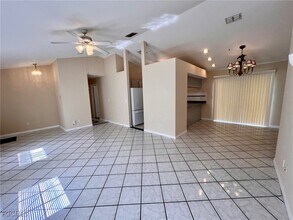 621 SW 10th Pl in Cape Coral, FL - Building Photo - Building Photo