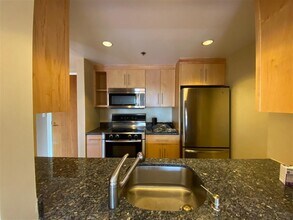 931 Massachusetts Ave in Cambridge, MA - Foto de edificio - Building Photo