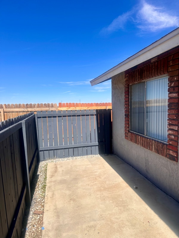 11210 Auburn Ave in Adelanto, CA - Building Photo - Building Photo