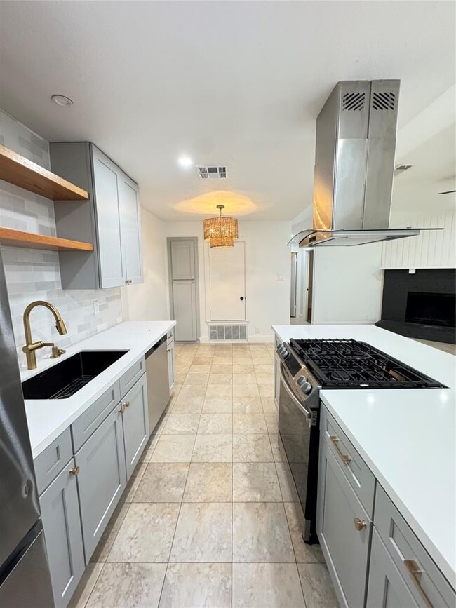 11415 Ptarmigan Dr in Austin, TX - Building Photo - Building Photo