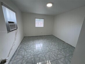 2148 NW 18th Terrace in Miami, FL - Building Photo - Building Photo