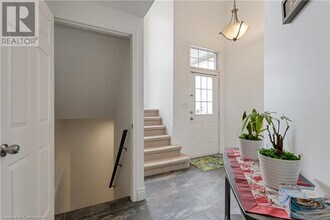 603 Mountain Maple Ave in Waterloo, ON - Building Photo - Building Photo
