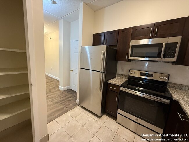 736 Highland Ave, Unit 113N in Needham, MA - Building Photo - Building Photo
