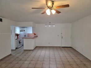 10399 N Kendall Dr in Miami, FL - Building Photo - Building Photo