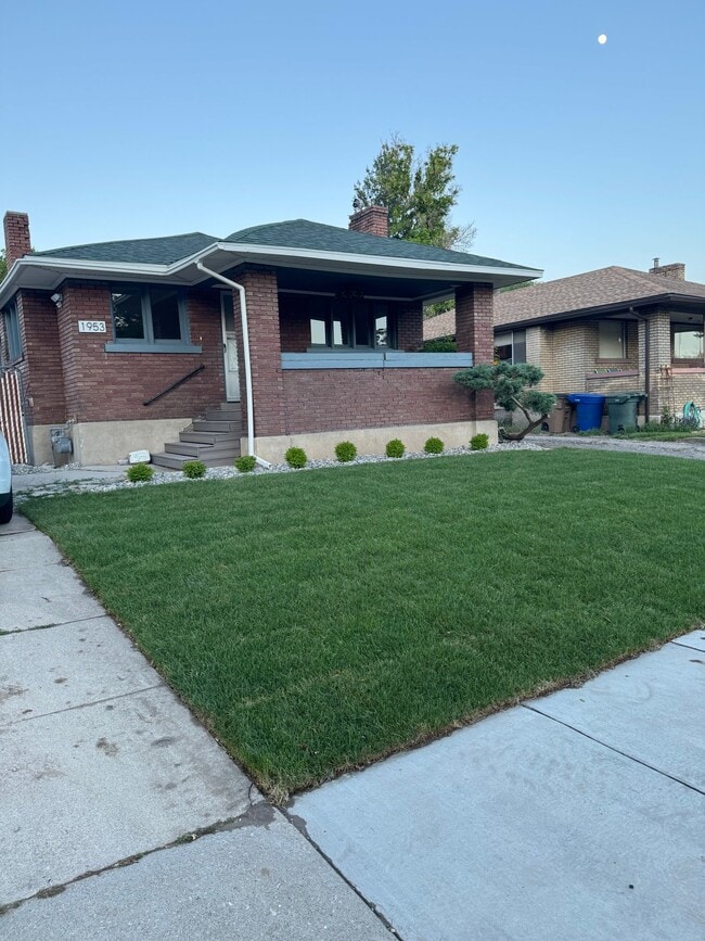 property at 1953 View St E