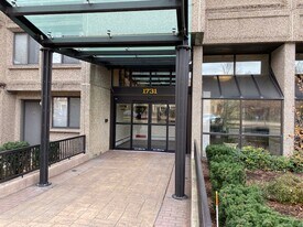 1731 Beacon St, Unit 711 in Brookline, MA - Building Photo
