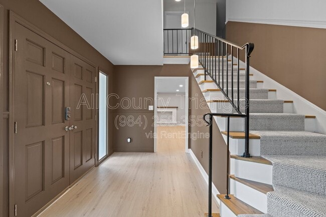 5105 Pine Dr in Raleigh, NC - Building Photo - Building Photo