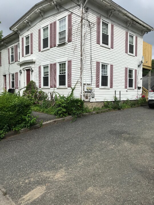 173 Main St in Medway, MA - Building Photo