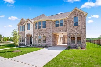 1100 Grapevine Dr in Mansfield, TX - Building Photo - Building Photo