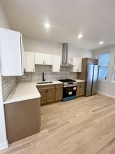 3006 N Troy St, Unit Floor 2 in Chicago, IL - Building Photo - Building Photo