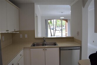 6540 NW 114th Ave in Doral, FL - Building Photo - Building Photo