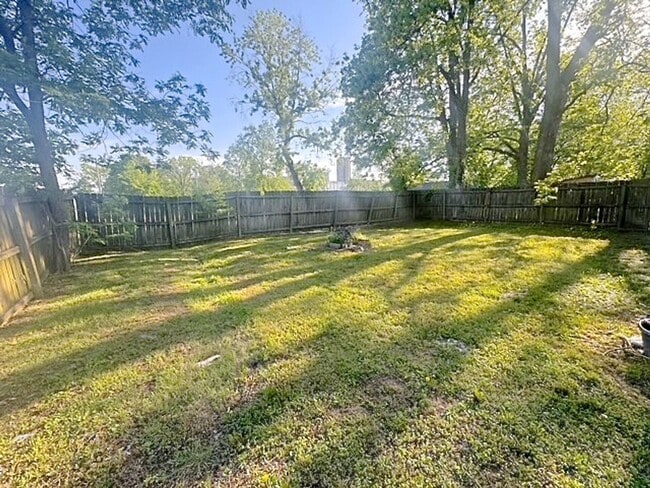 1326 W Huntington Ave in Jonesboro, AR - Building Photo - Building Photo