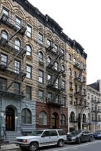 241 W 15th St in New York, NY - Building Photo - Building Photo