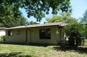 7023 Greenberry Dr in San Antonio, TX - Building Photo - Building Photo