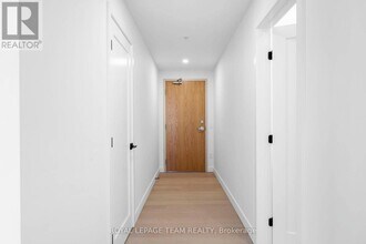 398 Roosevelt Ave in Ottawa, ON - Building Photo - Building Photo