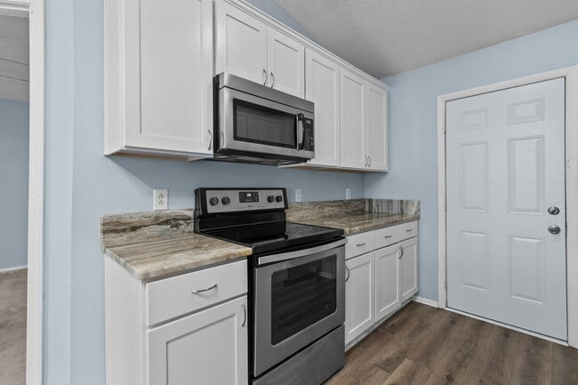 1444 Sangaree Cir in Virginia Beach, VA - Building Photo - Building Photo