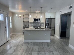 1742 8th St in Sarasota, FL - Building Photo - Building Photo