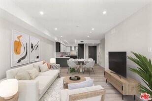 1226 S Bedford St in Los Angeles, CA - Building Photo