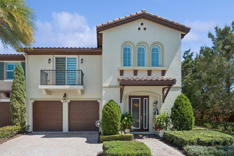225 Diamante Way in Jupiter, FL - Building Photo