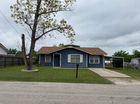 2403 Ave D in Brownwood, TX - Building Photo