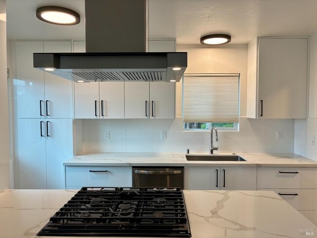 239 Corte Madera Ave in Corte Madera, CA - Building Photo - Building Photo