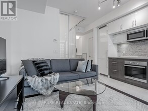8-708 Mercer St in Toronto, ON - Building Photo - Building Photo