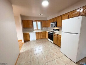 229 Lake Ave in Lyndhurst, NJ - Building Photo - Building Photo