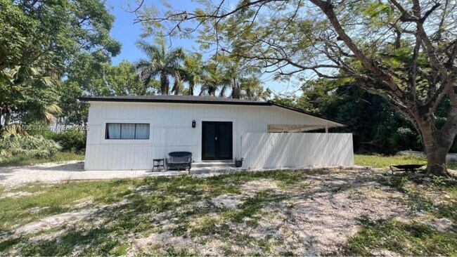 19675 SW 264th St in Homestead, FL - Building Photo - Building Photo