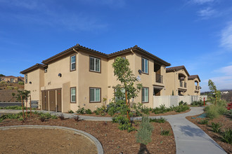 Lakeview 88 in Spring Valley, CA - Building Photo - Building Photo