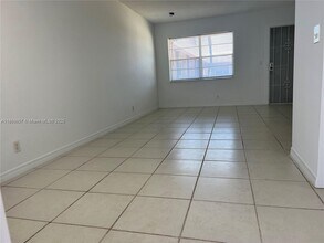 5300 Hollywood Blvd in Hollywood, FL - Building Photo - Building Photo