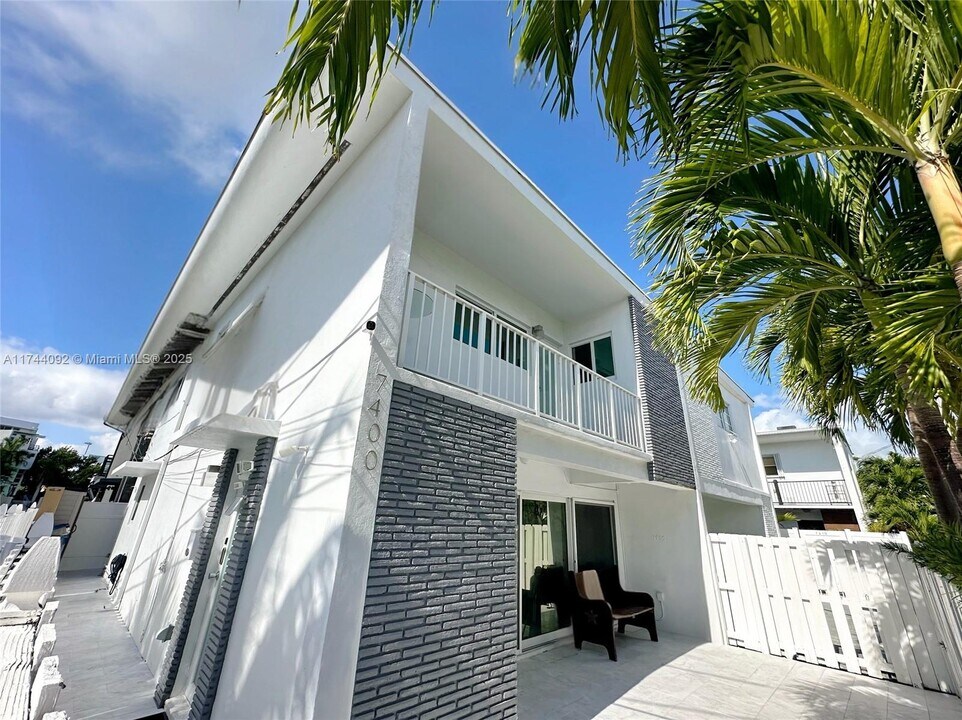 7400 Gary Ave in Miami Beach, FL - Building Photo