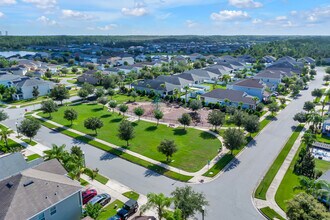 10054 Pecan Hickory Way in Orlando, FL - Building Photo - Building Photo