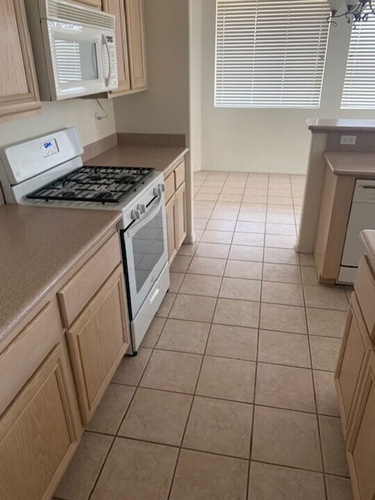 3668 Cottage Stone Ct in Laughlin, NV - Building Photo