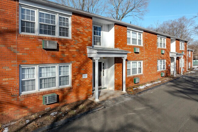 Hamden Centre in Hamden, CT - Building Photo - Building Photo