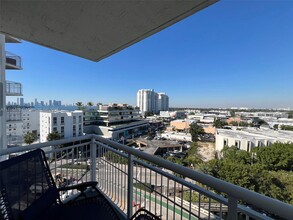 1688 West Ave, Unit 1005 in Miami Beach, FL - Building Photo - Building Photo