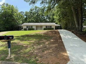 102 Red St in Enterprise, AL - Building Photo - Building Photo