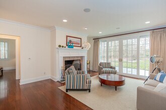 21 Fieldview Ln in East Hampton, NY - Building Photo - Building Photo