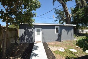 527 Garden Dr N in Lakeland, FL - Building Photo