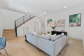 1510 Holly St in Austin, TX - Building Photo - Building Photo