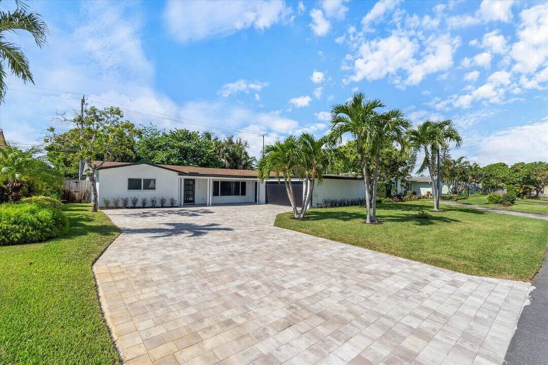 714 SW 25th Ave in Boynton Beach, FL - Building Photo