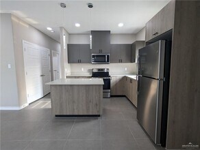 5905 Puffin Ave-Unit -1 in Mission, TX - Building Photo - Building Photo
