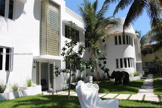 557 Michigan Ave in Miami Beach, FL - Building Photo - Building Photo