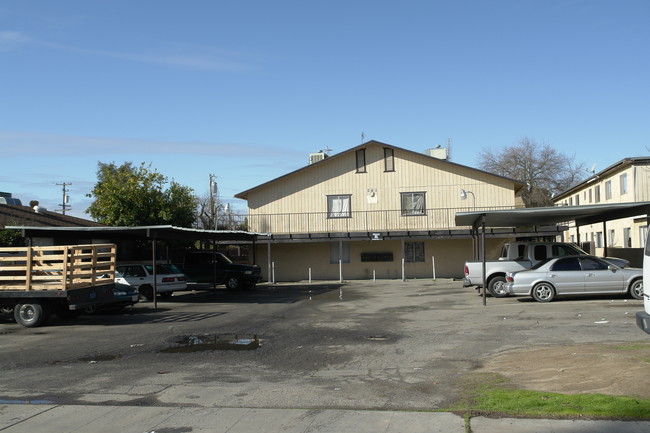 416 N A St in Madera, CA - Foto de edificio - Building Photo